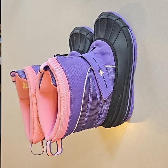 Arctic shield purple snowboots - Picture 1 of 9